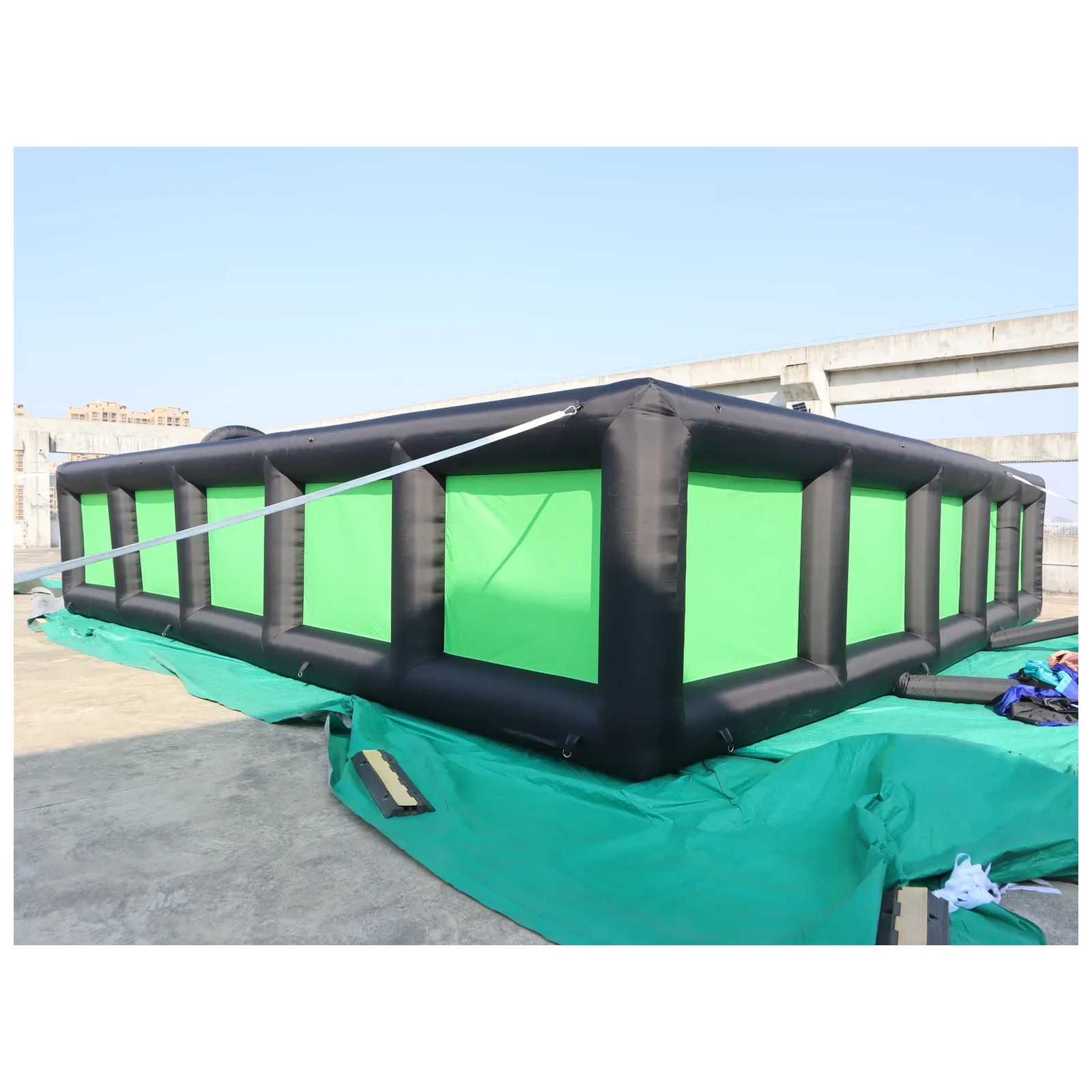 Laberinto Inflable Negro y Ver - Kids Outdoor Party Venue reseña y precio